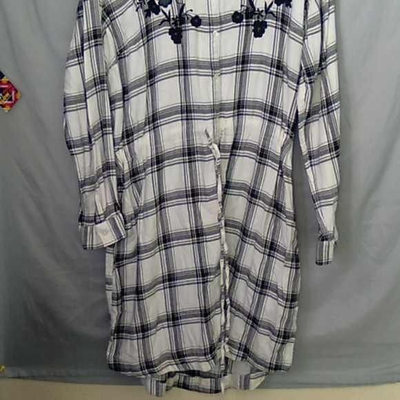 Dress - Picture 2 of 4